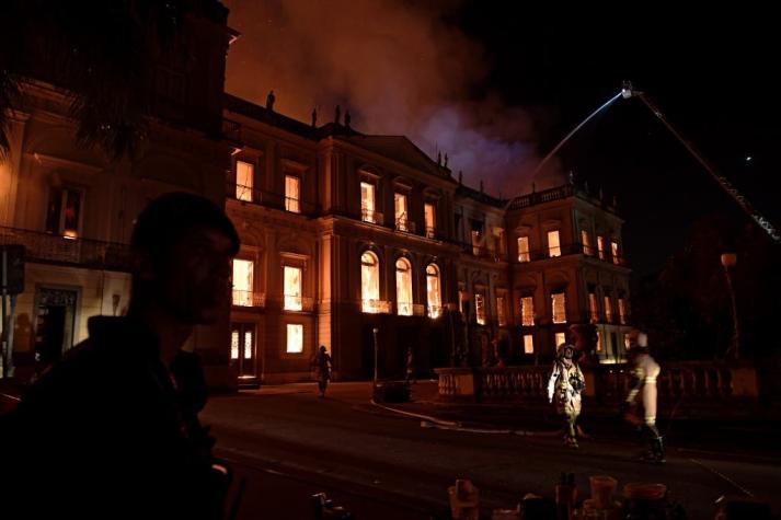 [FOTOS] Incendio del Museo Nacional de Río tendría su origen en el aire acondicionado