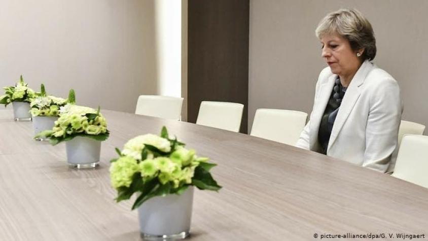 Theresa May pide prórroga del "brexit" hasta el 30 de junio