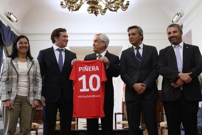 Gobierno de Chile se reúne con presidente de Conmebol y se muestra optimista de ser sede del mundial