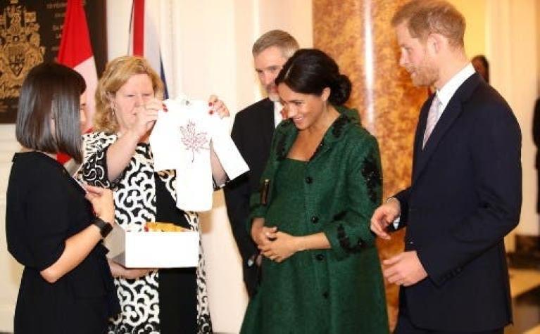 Meghan Markle y príncipe Harry han recibido interminable lista de regalos para su bebé