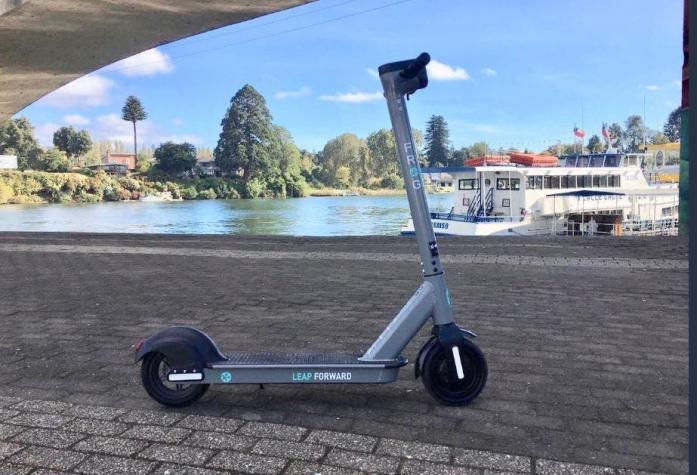 El polémico debut de scooters eléctricos públicos en Valdivia: usuarios se los llevaron a sus casas