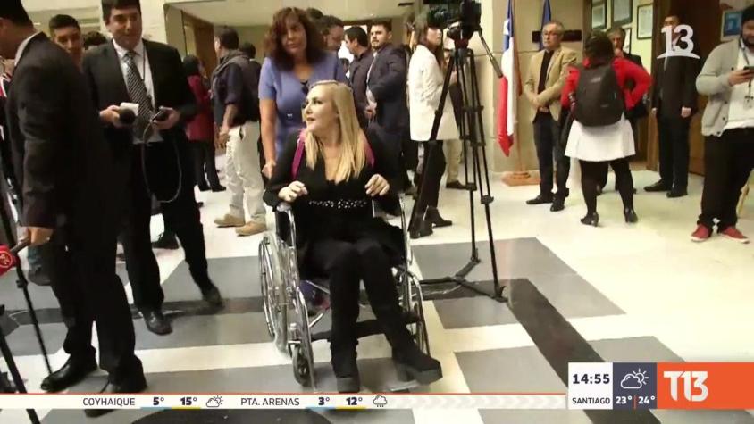 [VIDEO] Diputada Pamela Jiles sufre accidente en el Congreso: terminó con fracturas y será operada