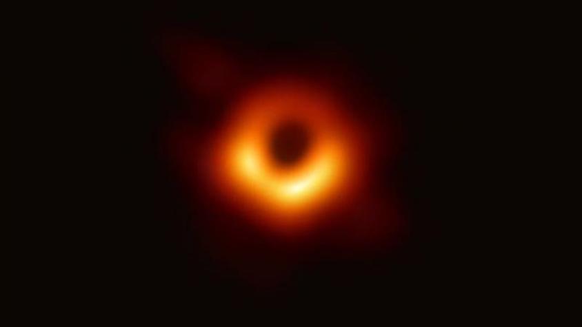 Primera foto de un agujero negro: qué es el "punto de no retorno" que se ve en la imagen