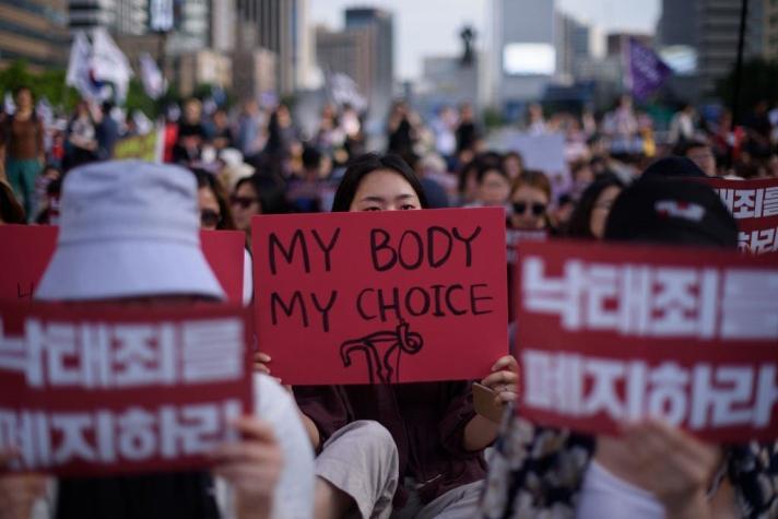 Declaran inconstitucional la prohibición del aborto en Corea del Sur