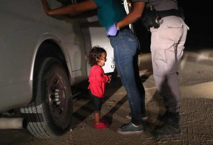 "Niña llorando en la frontera": la historia detrás de la mejor fotografía de 2018