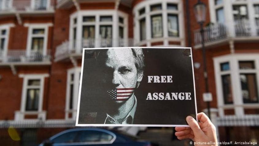 Colaborador de Assange detenido al intentar salir de Ecuador a Japón