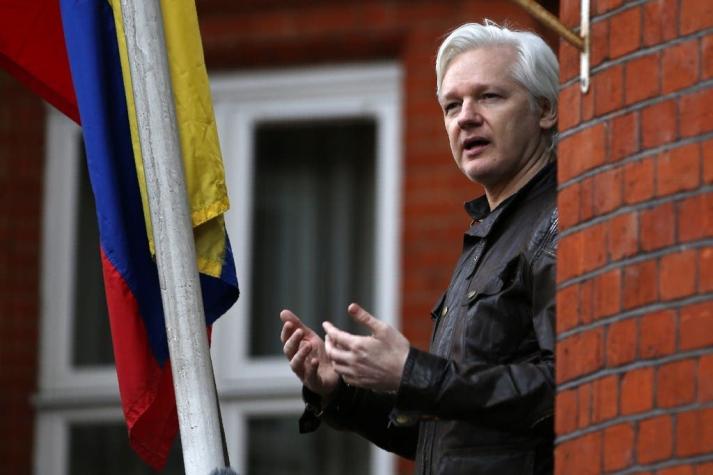 Presidente de Ecuador asegura que Assange intentó crear un "centro de espionaje" en la embajada
