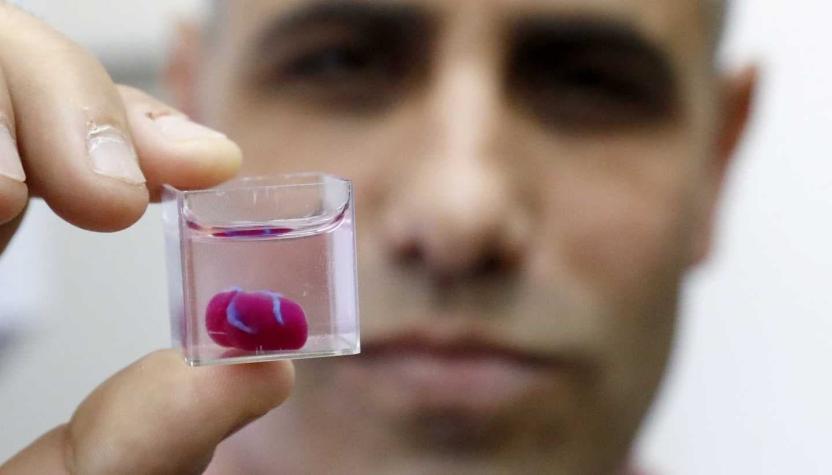 [FOTOS] Presentan el primer corazón impreso en 3D con tejido y vasos sanguíneos