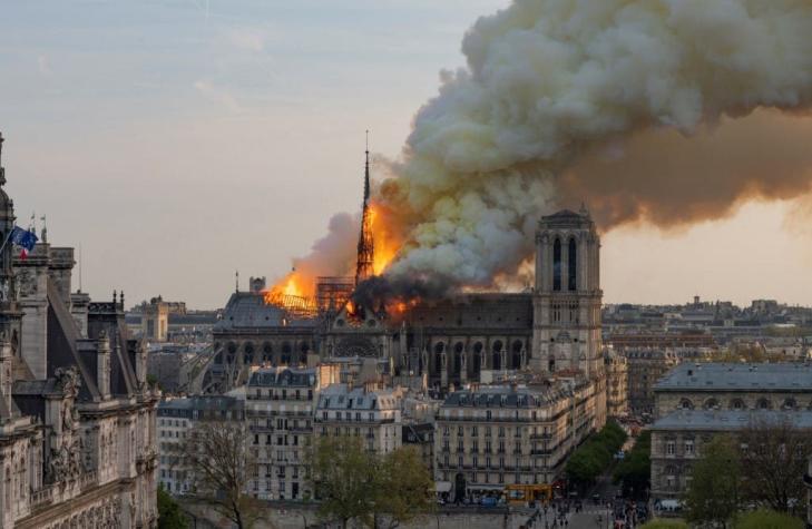 [VIDEO] T13 en París: Notre Dame destruida por el fuego