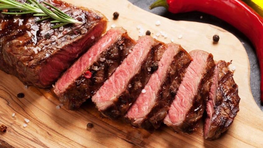 Por qué comer incluso un poco de carne roja "aumenta el riesgo de cáncer"