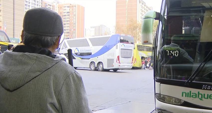[VIDEO] Conductor de bus abandonó a pasajeros para evitar fiscalización en el terminal