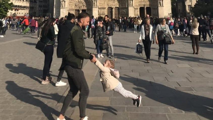 Notre Dame: "encuentran" al "padre e hija" fotografiados frente a la Catedral antes del incendio