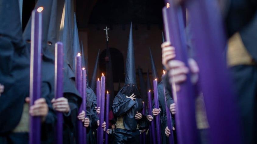 Los cofrades gays, la "realidad latente" de las tradicionales hermandades de Semana Santa en Sevilla