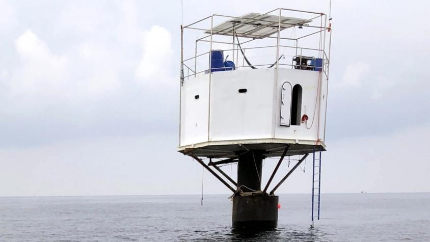 La pareja que puede enfrentar la pena de muerte por construir una casa en el mar