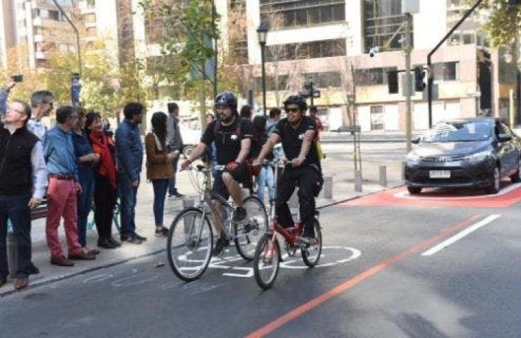 Plan Holanda: Pistas naranjas para vehículos, bicicletas y scooters en Las Condes