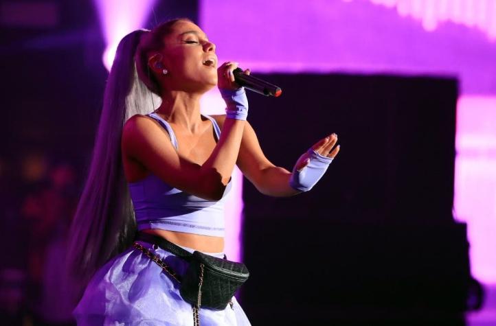 [VIDEO] La razón por la que Ariana Grande fue atacada con un limón durante su show en Coachella 2019