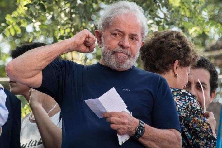 Lula y su primera entrevista desde la cárcel: Brasil es gobernado por una "banda de locos"