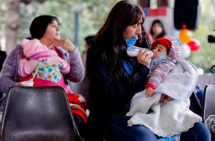 Dirección del Trabajo deja sin pago de transporte a madres que amamantan en su hogar