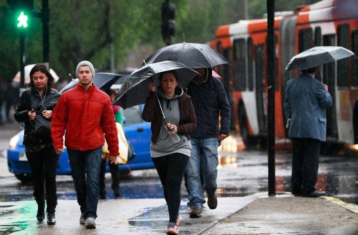 ¿Lluvia en Santiago? Revisa el pronóstico para el resto de la jornada
