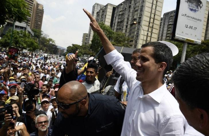 Guaidó propone huelga general para presionar la salida de Maduro del poder en Venezuela