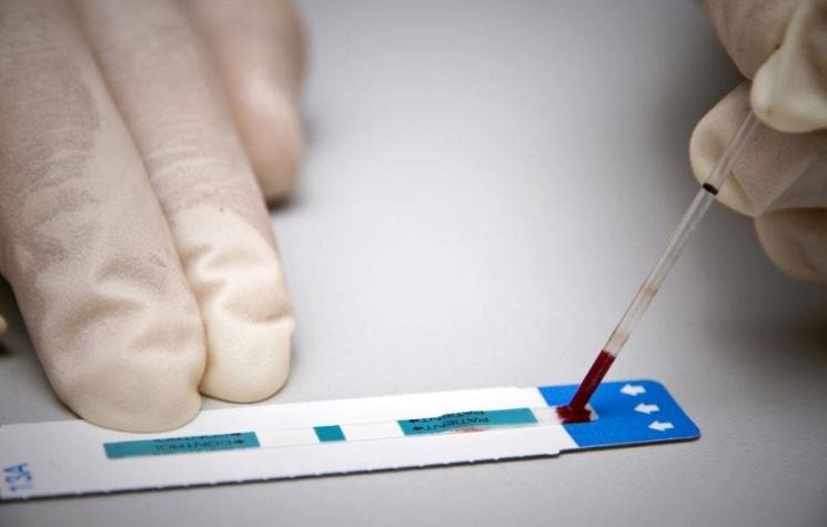 Médico contagió de VIH a al menos 90 personas usando la misma jeringa