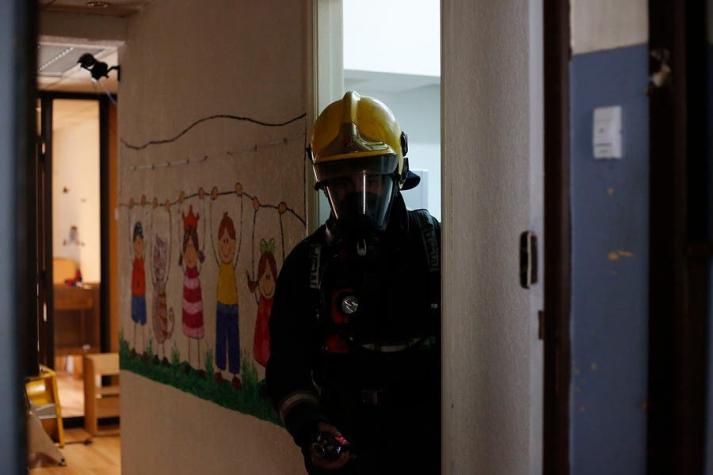 [VIDEO] Emergencia química afectó a jardín infantil en el centro de Santiago