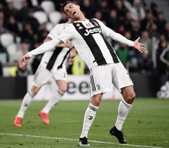 [VIDEO] Blooper de Cristiano Ronaldo en el Juventus-Torino es furor en redes sociales