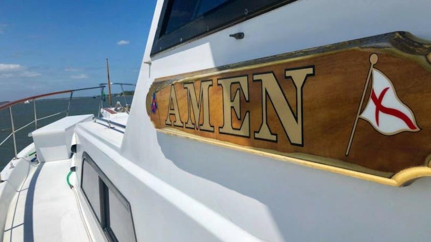 Barco llamado “Amén” rescata a adolescentes perdidos en el mar