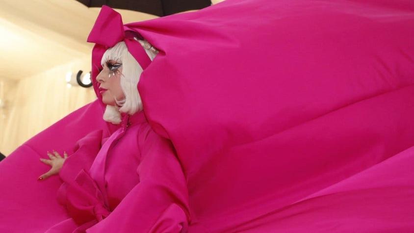 Met Gala 2019: Lady Gaga se roba las miradas en "competencia" de exageraciones en la alfombra rosa