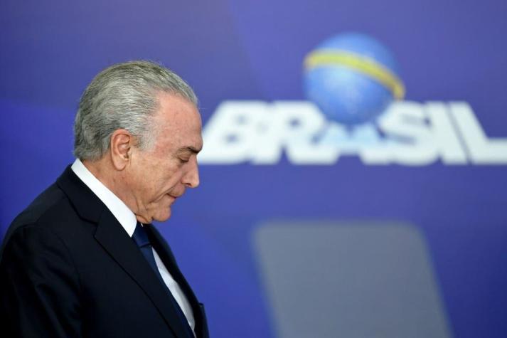 Ex presidente Temer se entrega a la policía en Brasil