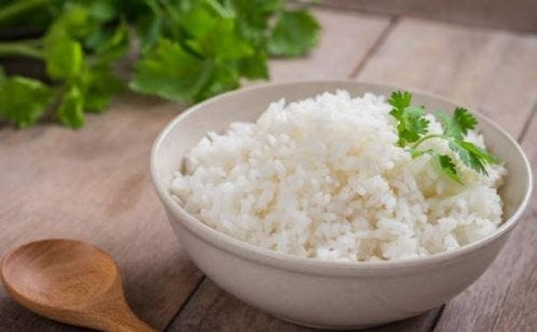Estudio asegura que comer arroz sería clave para luchar contra la obesidad en el mundo