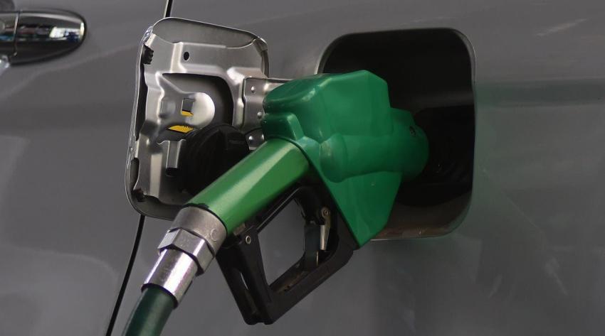 [VIDEO] Alzas de combustibles: Revisa cómo encontrar los precios más bajos de bencina y parafina