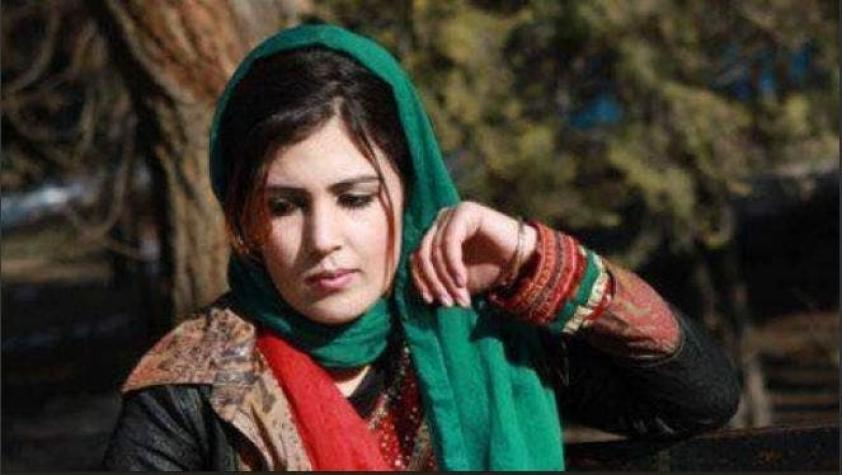 Muere periodista y activista feminista afgana tras ser baleada en Kabul