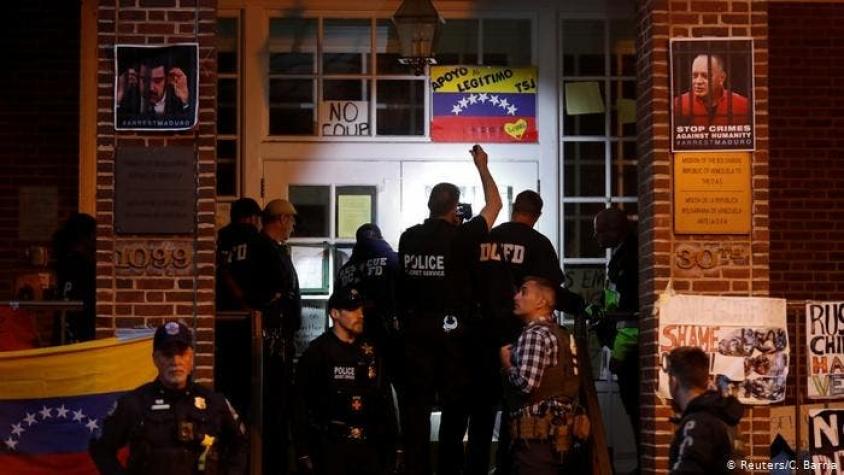 EEUU: ordenan a activistas que apoyan a Maduro desalojar embajada de Venezuela en Washington