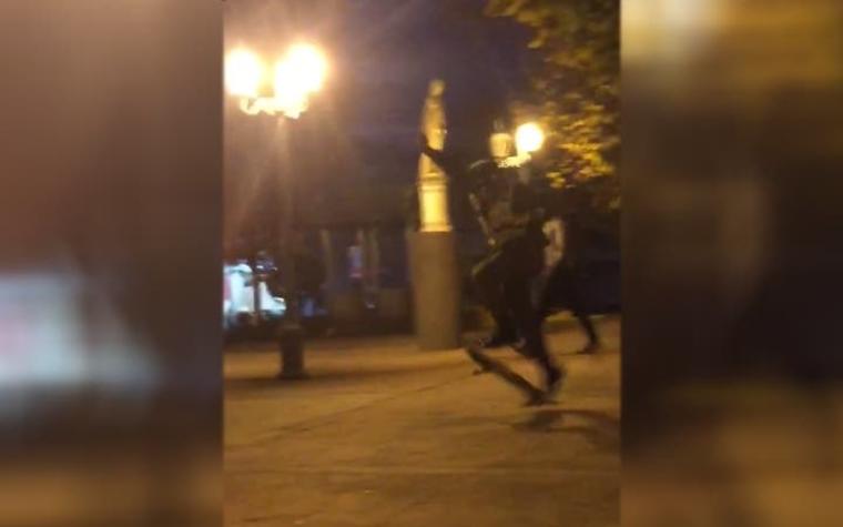 [VIDEOS] Carabinero de uniforme sorprende con llamativo truco en skate