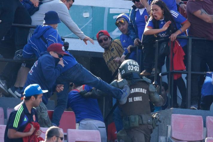 [FOTOS] Hinchas de la "U" protagonizan incidentes con Carabineros en el Estadio Nacional