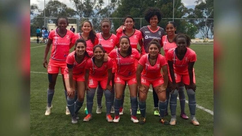 Futbolista ecuatoriana consigue Récord Guinness al jugar partido profesional con solo 12 años