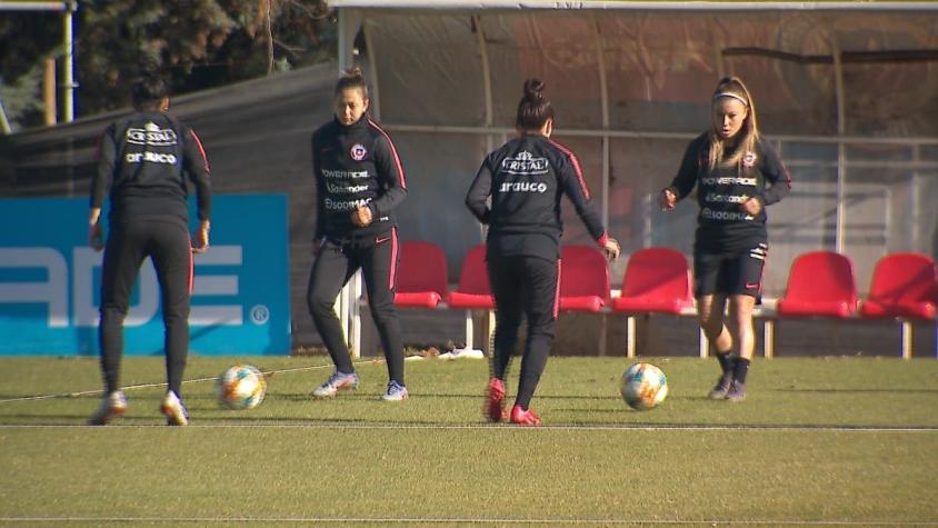 [VIDEO] El fútbol apasiona cada vez más a las chilenas