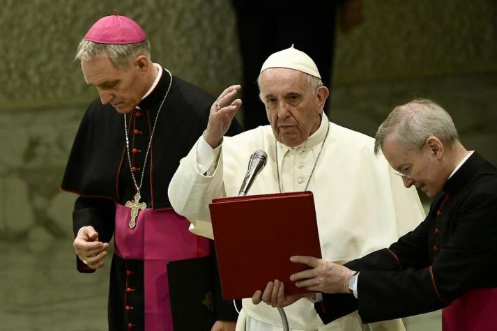 Papa Francisco asegura que el aborto equivale a recurrir a un sicario