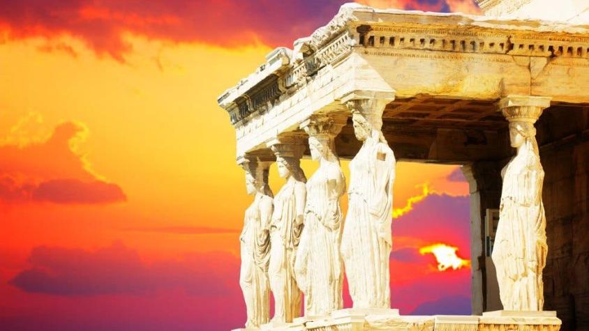 Las excentricidades del templo Erecteón, el edificio más asimétrico de la antigua Grecia