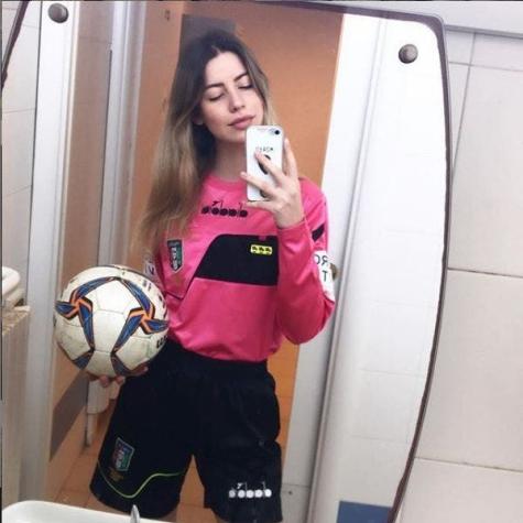 Polémica por árbitra que recibió insultos sexistas: Jugador se bajó los pantalones frente a ella