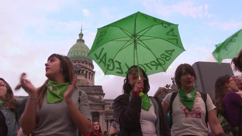[VIDEO] Nueva lucha por despenalizar el aborto moviliza a Argentina
