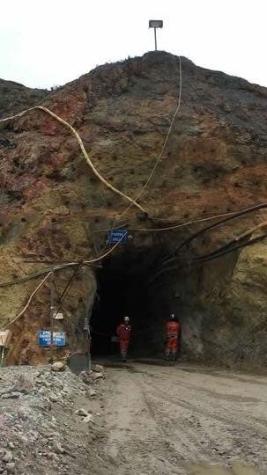 [VIDEO] Tres mineros quedan atrapados a 70 metros de profundidad en Tocopilla