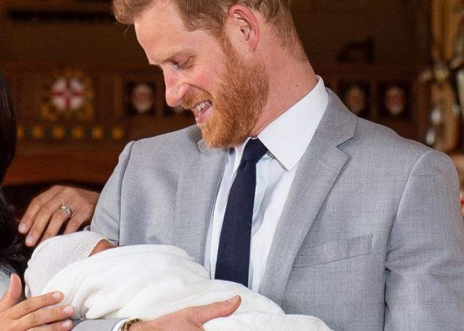 Príncipe Harry y Meghan Markle comparten nueva foto de su hijo Archie con motivo del día del padre