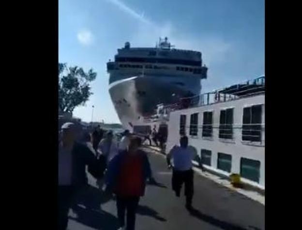 [VIDEO] El impresionante choque de un crucero contra un muelle en Italia