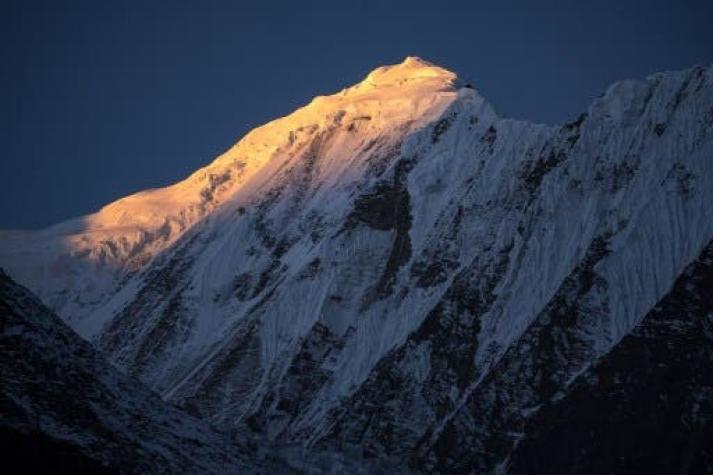 Reanudan la búsqueda de ocho escaladores desaparecidos en el Himalaya