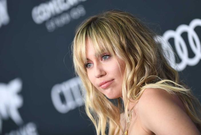 "No jodas con mi libertad": El descargo de Miley Cyrus tras ser besada a la fuerza por un hombre
