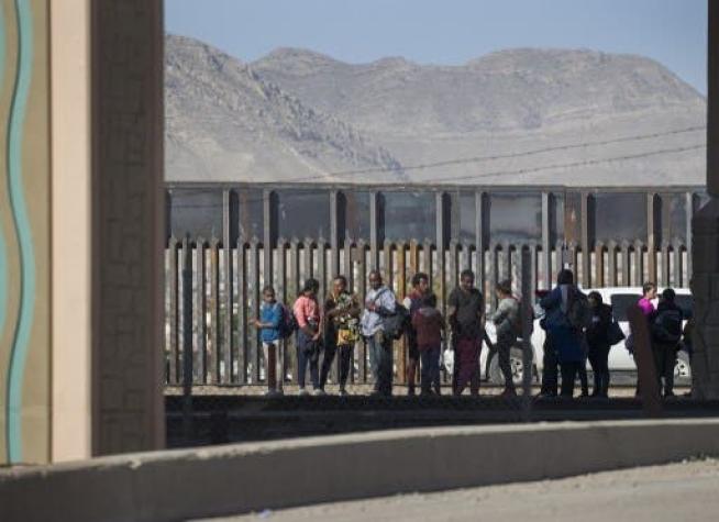 México frena caravana migrante mientras negocia aranceles con Estados Unidos