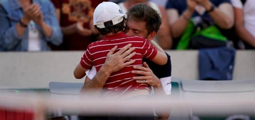 [VIDEO] Hijo del tenista Nicolás Mahut emociona y se roba las miradas en Roland Garros