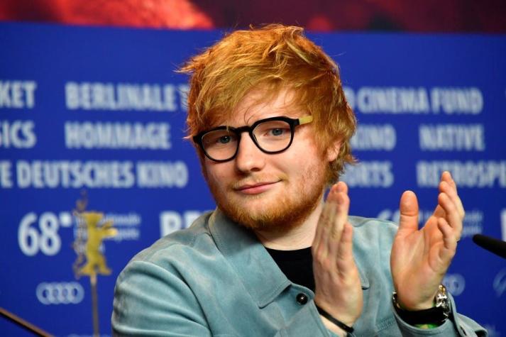 [FOTO] Ed Sheeran comparte imagen de cuando era un imberbe adolescente tocando en una rampla